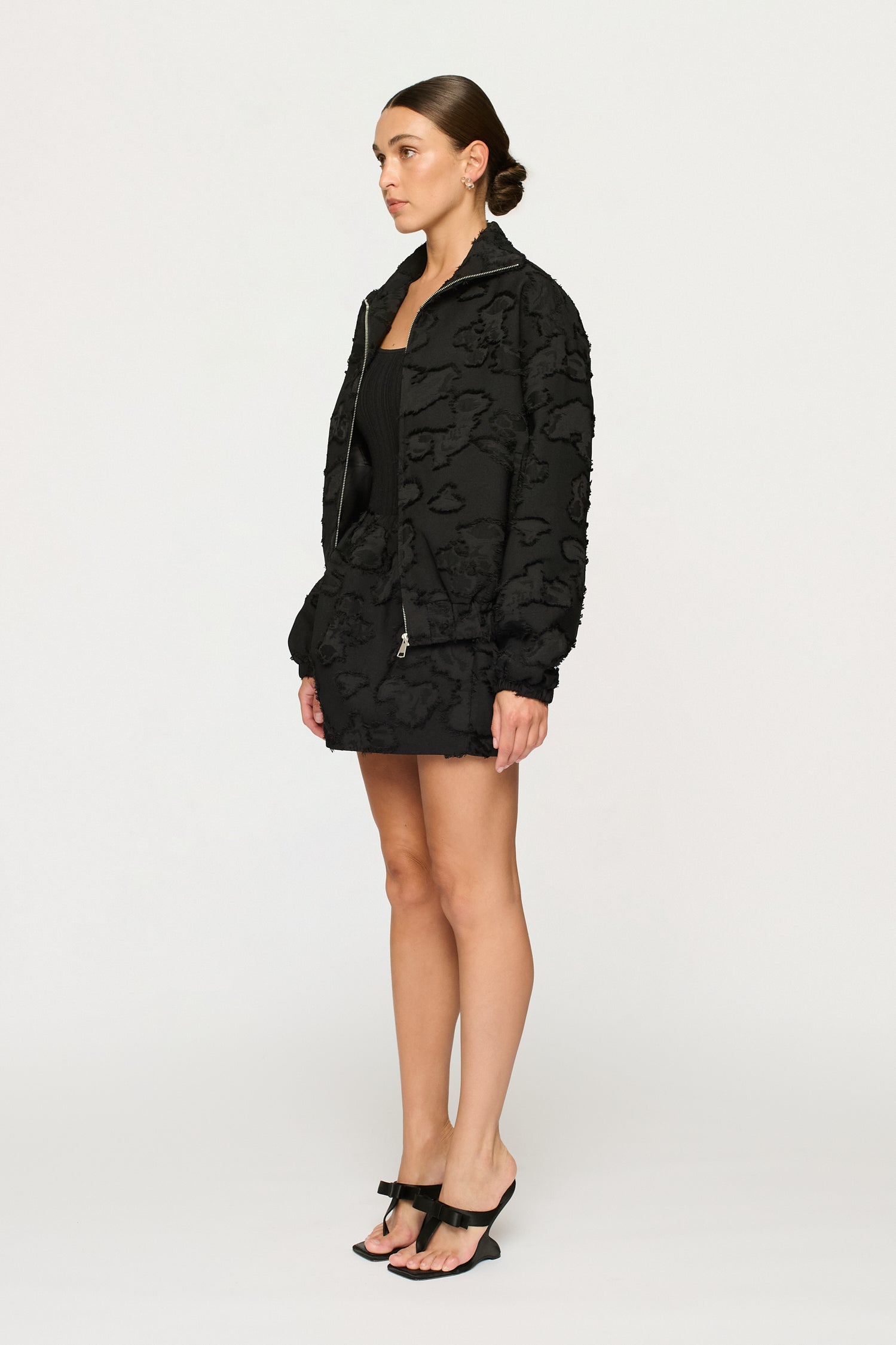 VALOR BOMBER