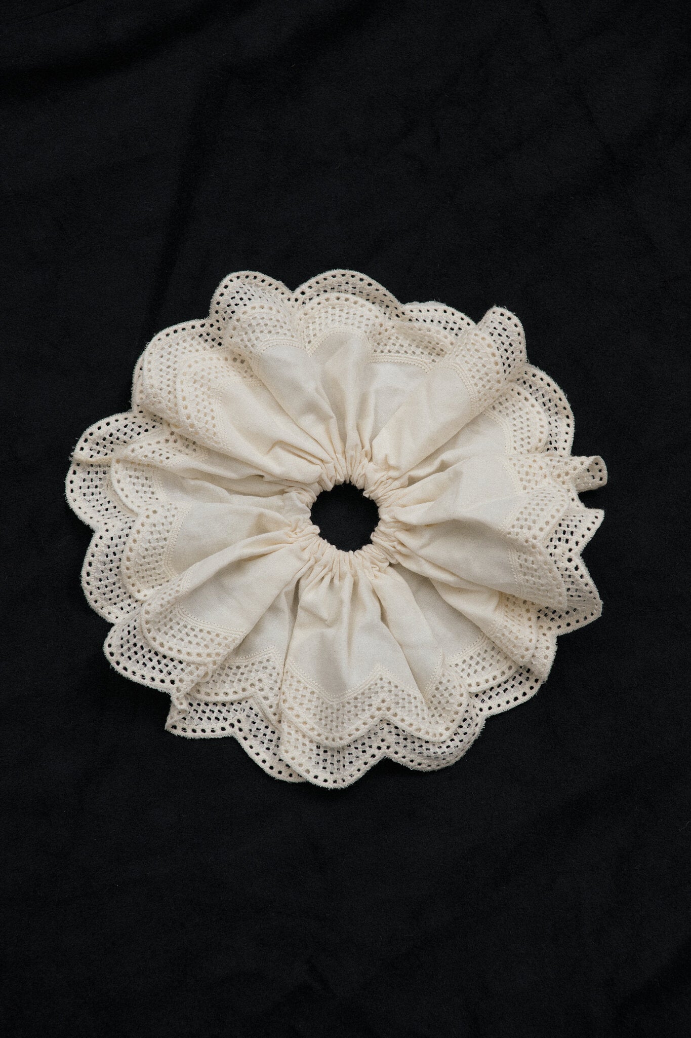 EMBROIDERED CUFF SET