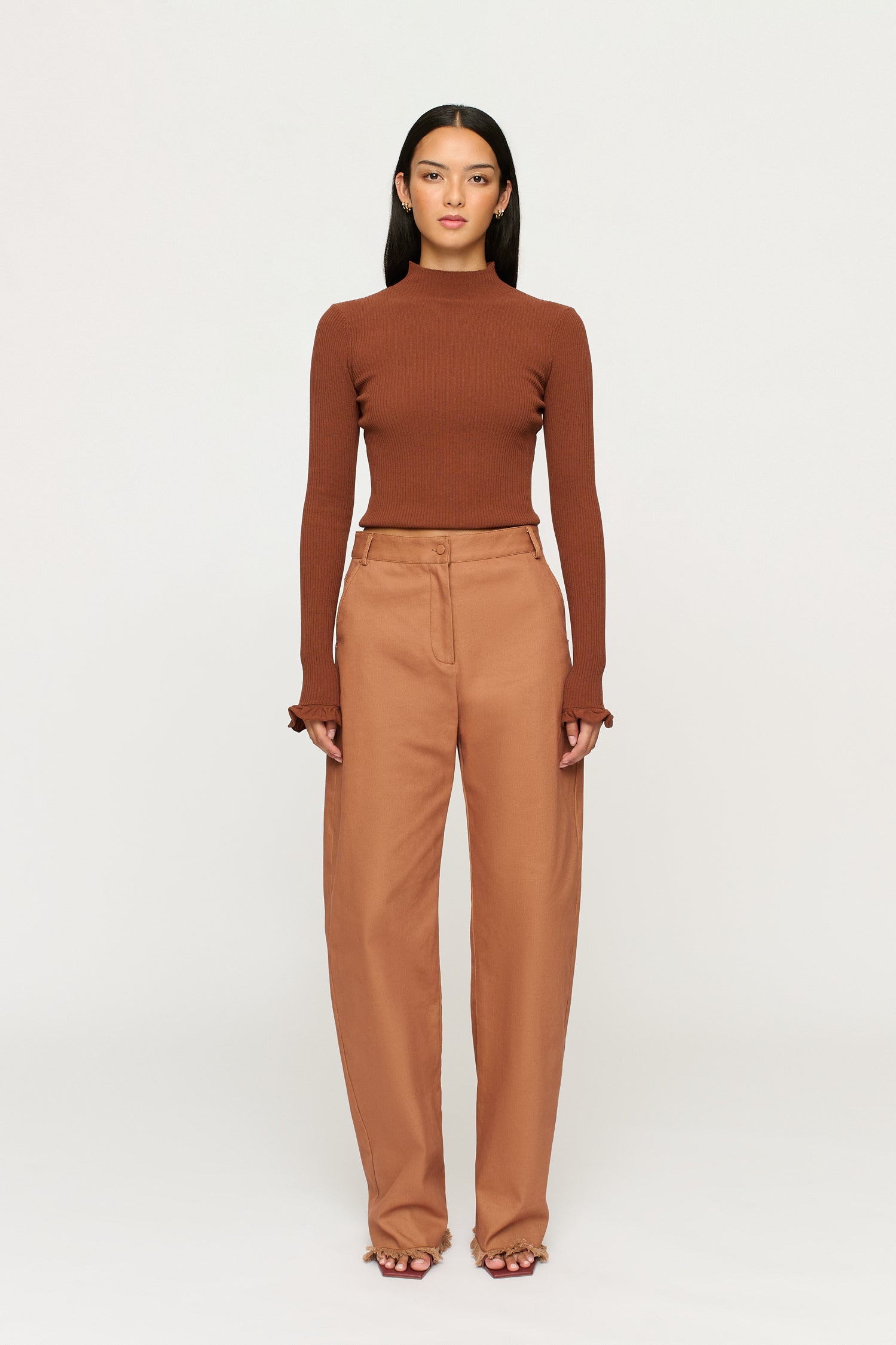 ALINA RUFFLE HEM KNIT