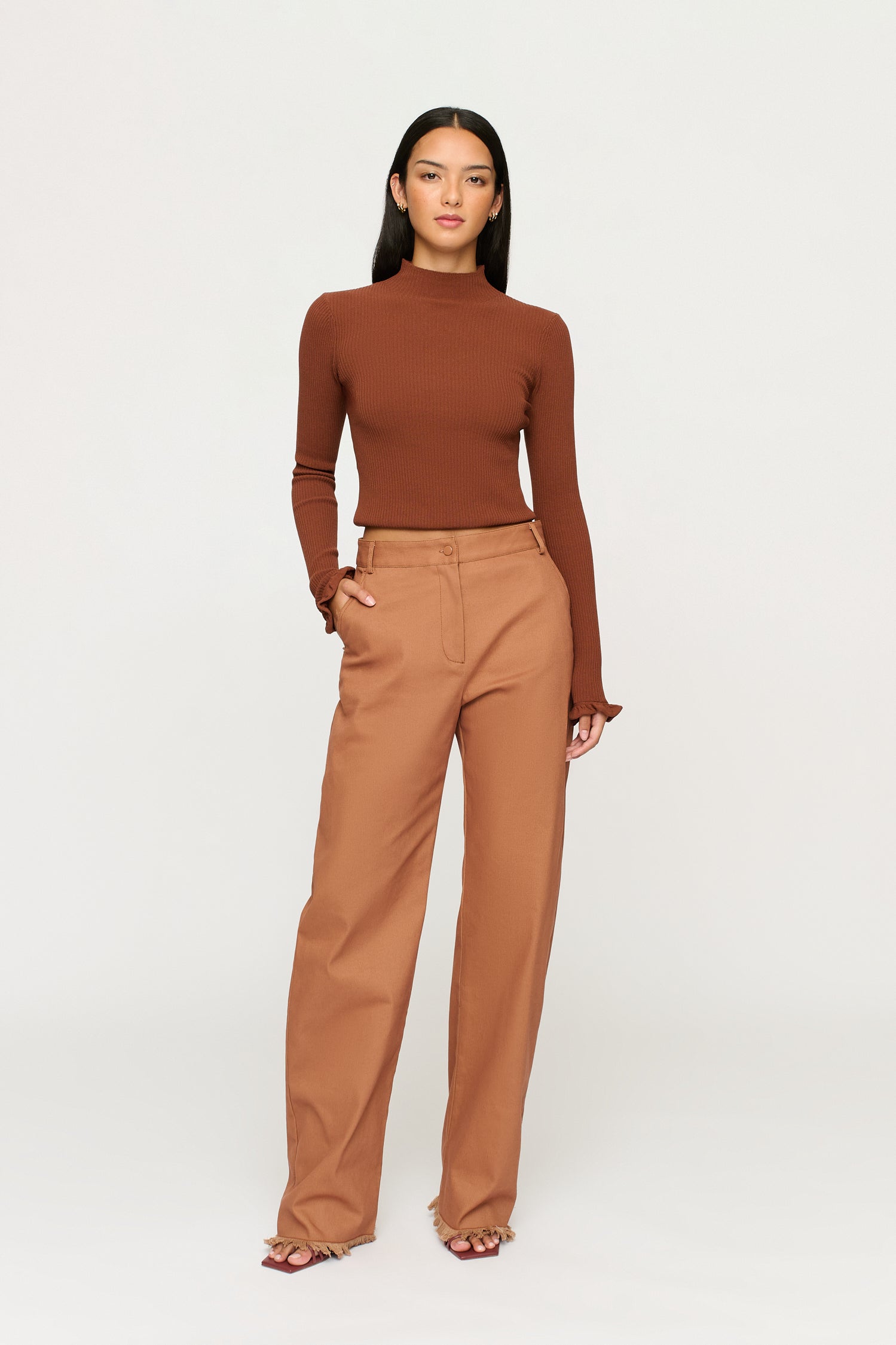 ALINA RUFFLE HEM KNIT