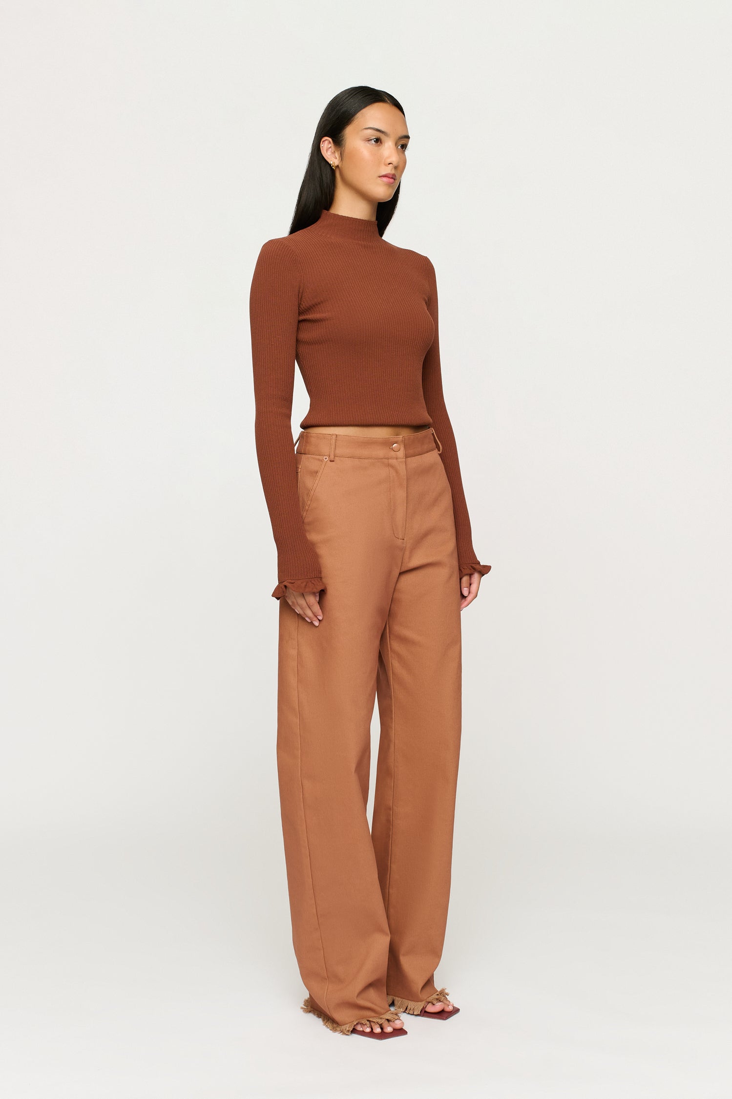 ALINA RUFFLE HEM KNIT